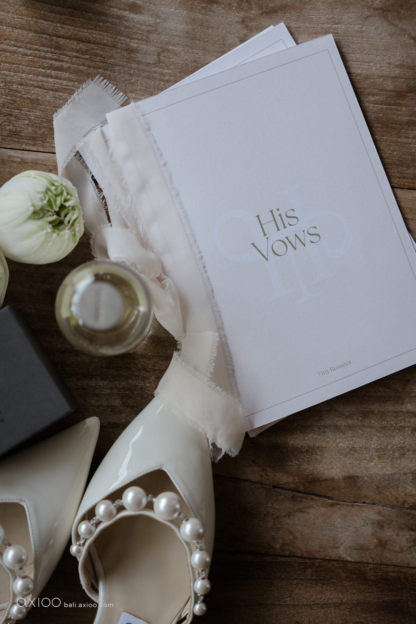 Axioo: In the Spur of the Moment